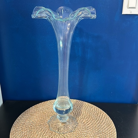 Gorgeous Vintage Estate Art Blown Glass Large Ruffled Top Light Blue Vase Tall - Picture 5 of 7